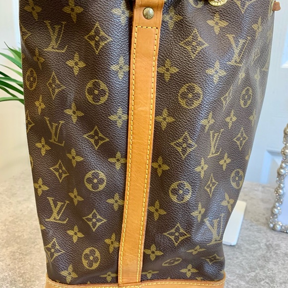 Authentic Louis Vuitton Neo petit GM - Picture 2 of 14